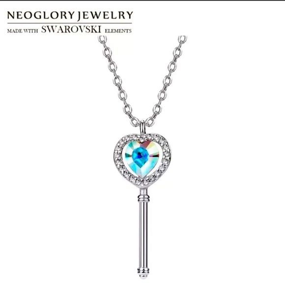 BNIB! NEOGLORY SWAROVSKI CRYSTAL LOVER’S KEY PENDANT IN PLATINUM PLTD 925 SILVER - Picture 1 of 11